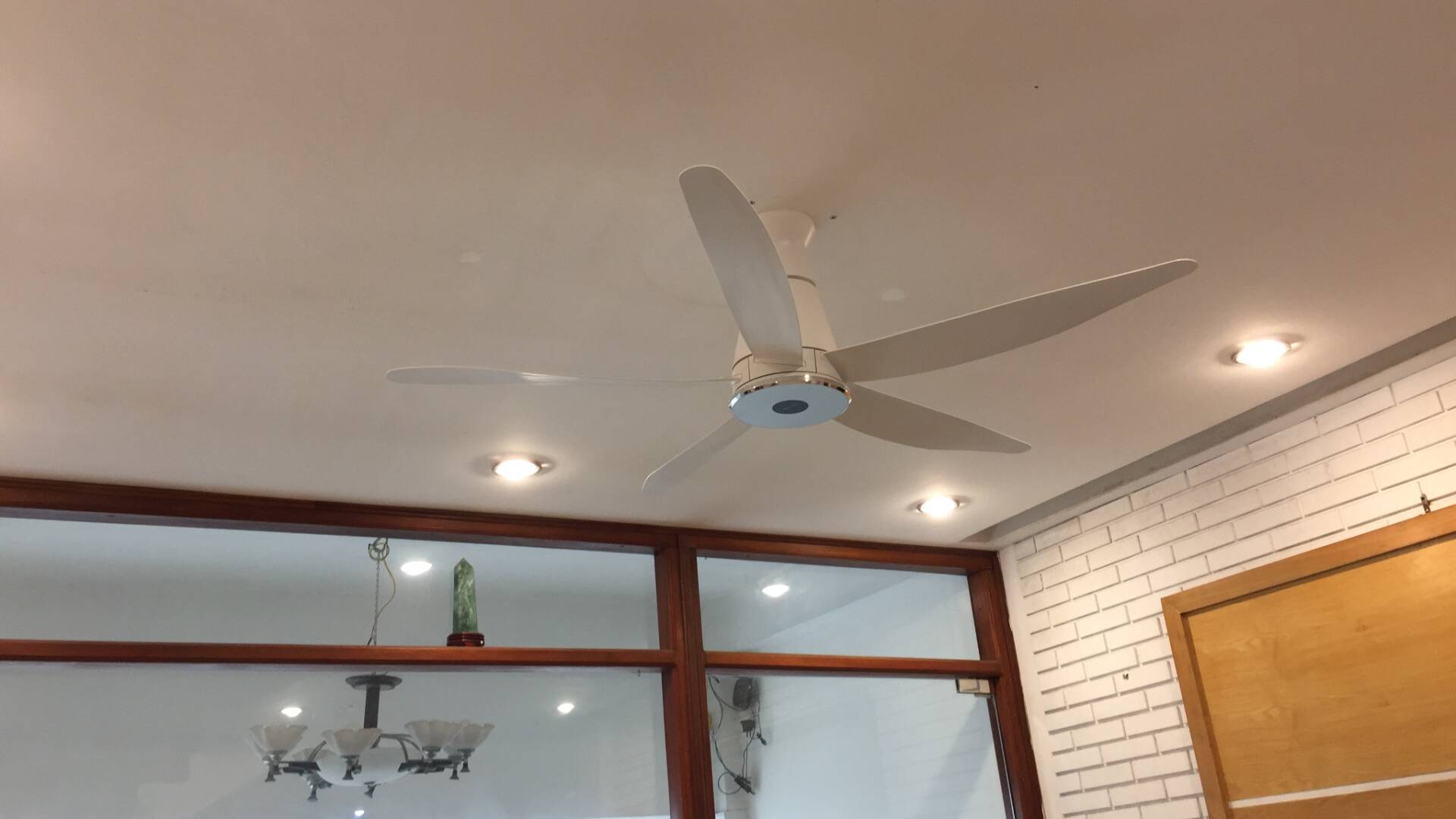 Thiết bị phòng khách cao cấp : Sự hiện đại và tiện nghi cho không gian sống Thiết bị phòng khách cao cấp : Sự hiện đại và tiện nghi cho không gian sống