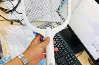 Vợt muỗi tự động kiêm đèn bắt muỗi 2 in 1 : siêu tiện lợi